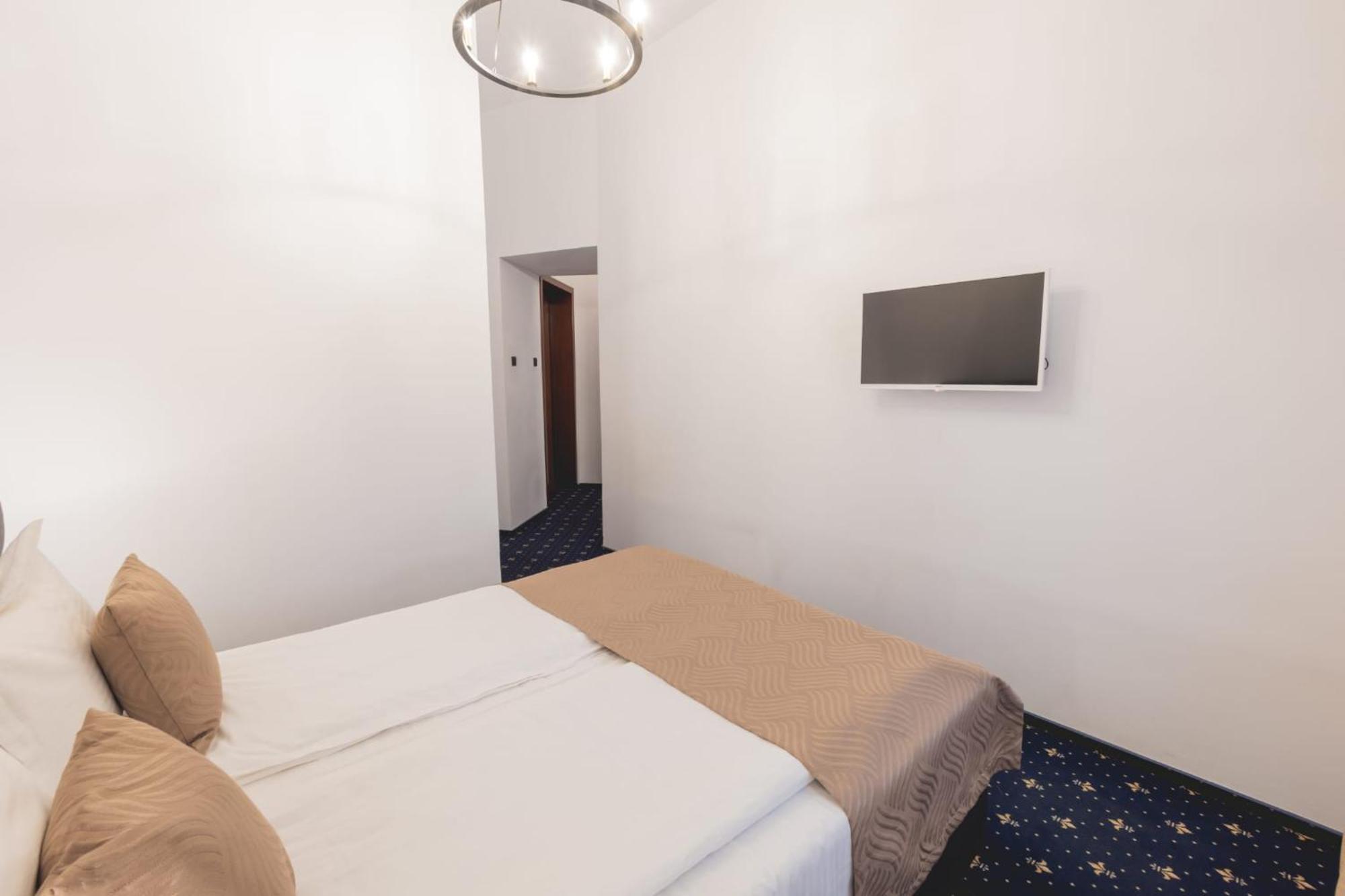 Hotel Carol - Vatra Dornei Dış mekan fotoğraf