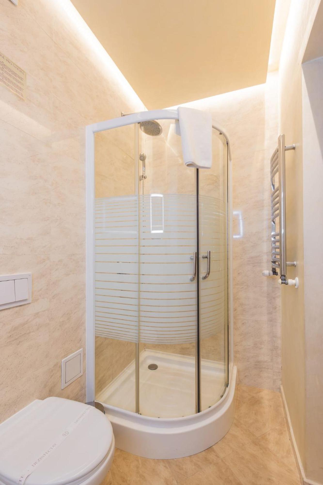 Hotel Carol - Vatra Dornei Dış mekan fotoğraf