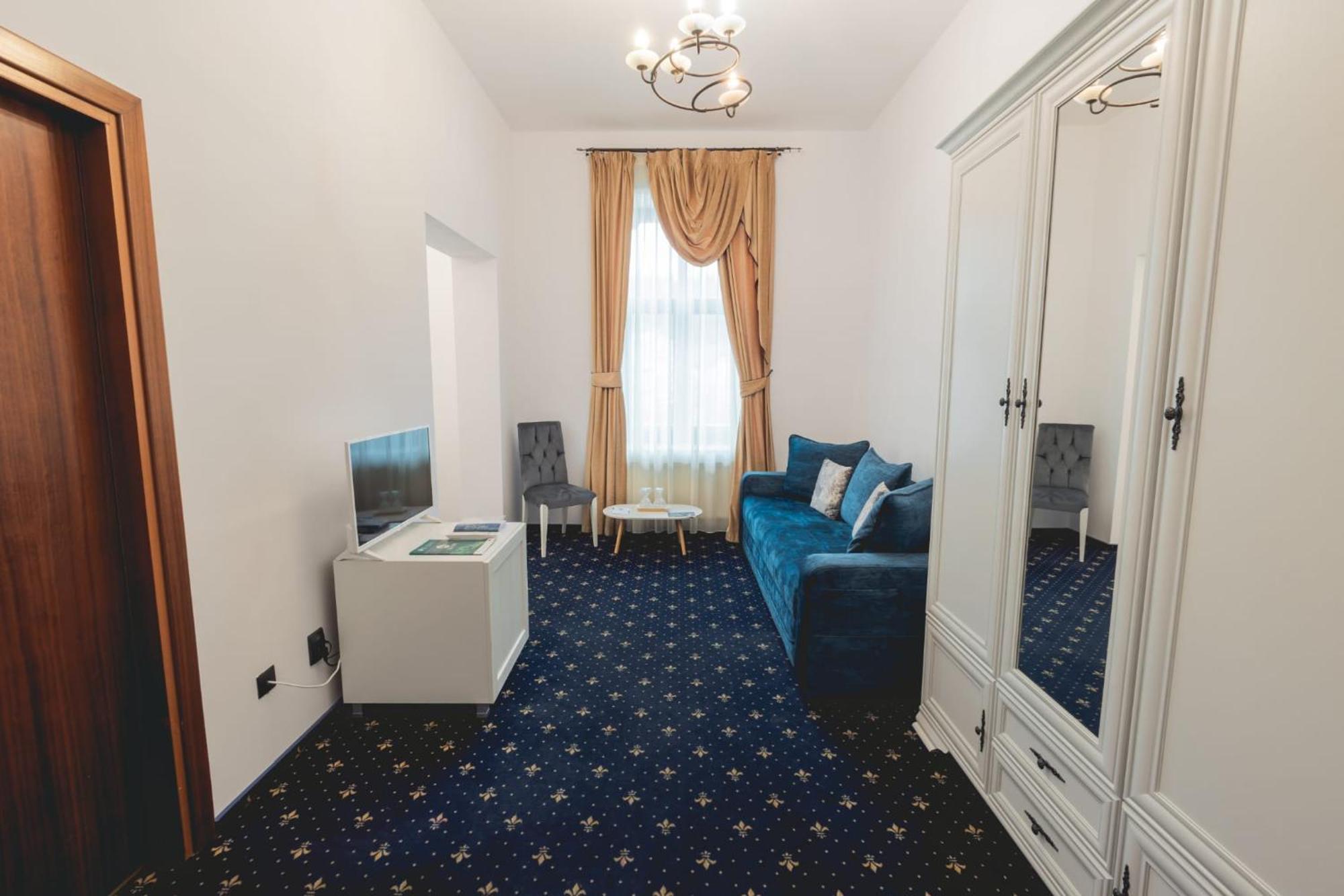 Hotel Carol - Vatra Dornei Dış mekan fotoğraf