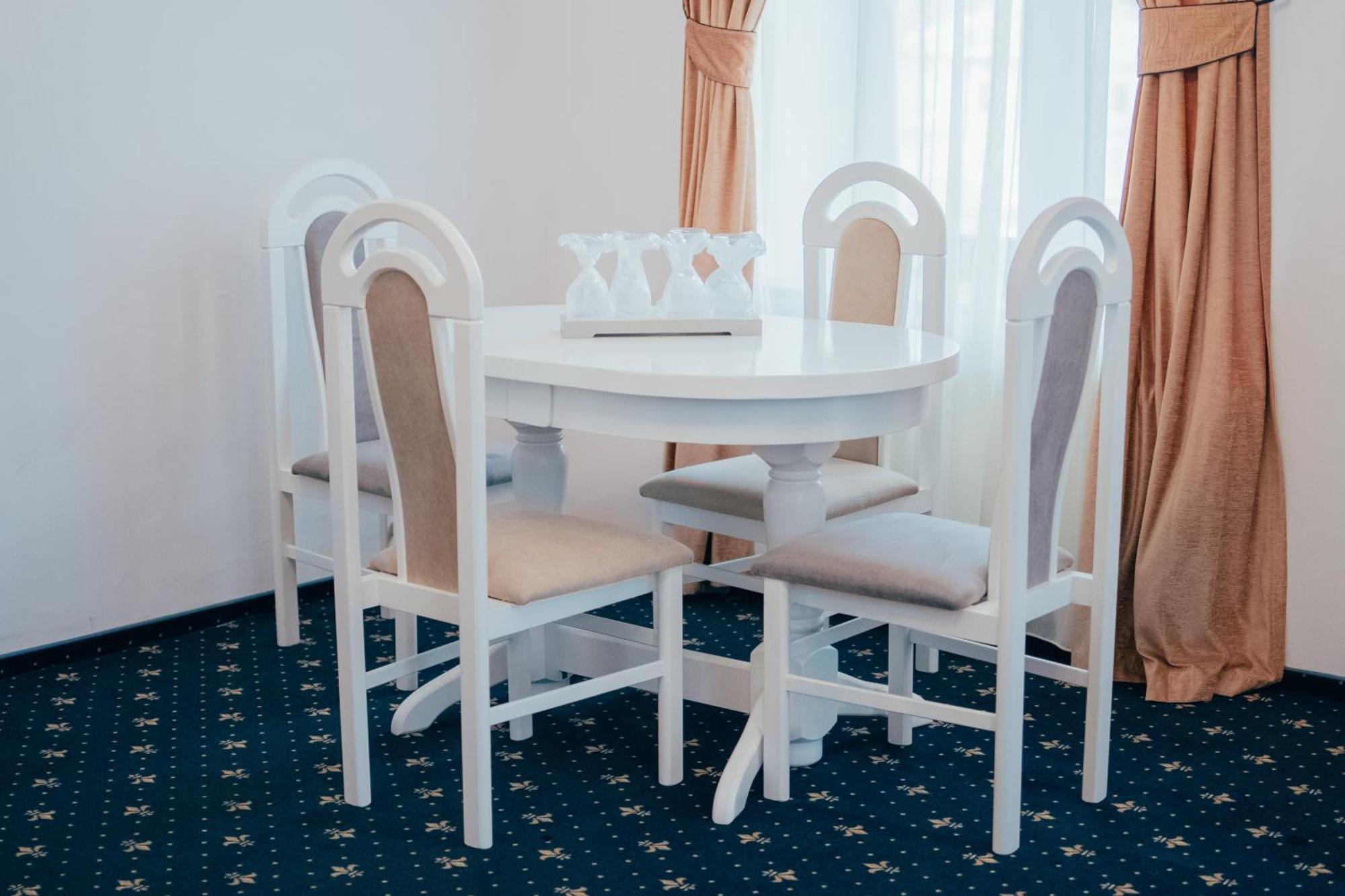Hotel Carol - Vatra Dornei Dış mekan fotoğraf